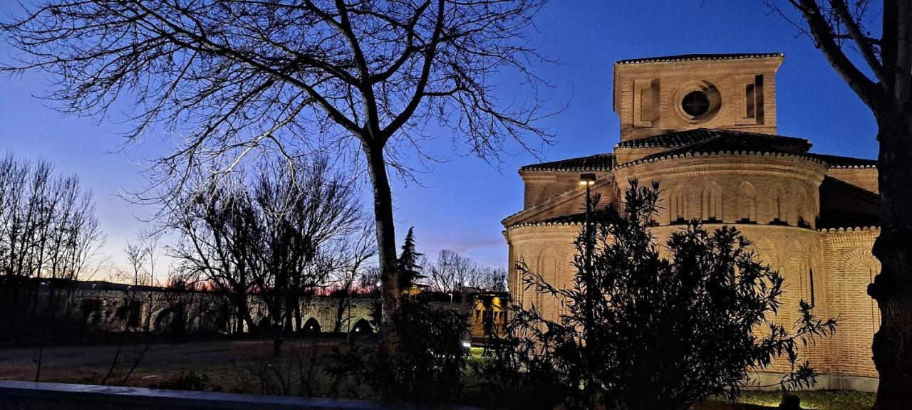 Encrucijada de Culturas- Apartamentos Turísticos Puerta de Aníbal Salamanca Exterior foto